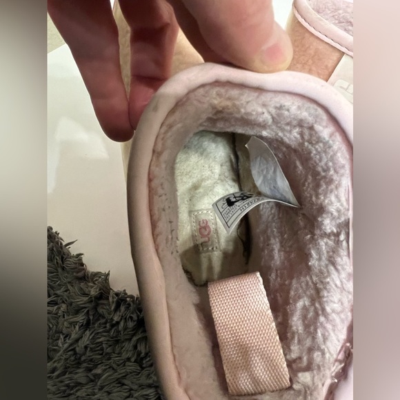 Ugg Kids Classic Mini Waterproof Clear Boot
Iridescent Pink - Picture 10 of 16